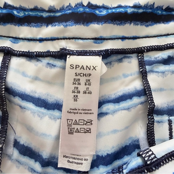 Spanx Sunshine 4” Striped Shorts S | Blue White - Picture 5 of 7